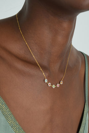 White/Daisy Bar Necklace