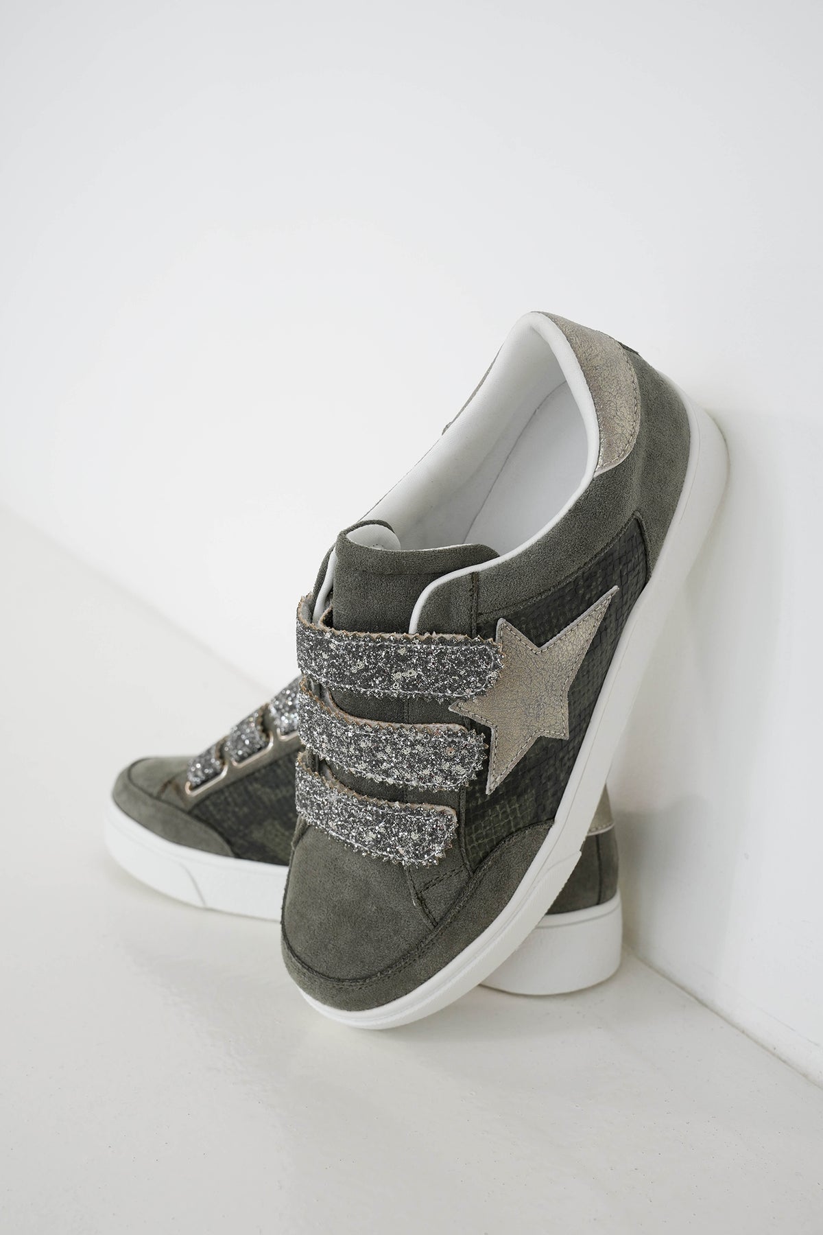 Olive Star Aaliya Sneaker